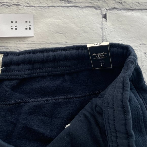 Abercrombie & Fitch Soft A&F Fleece Shorts - Picture 8 of 8